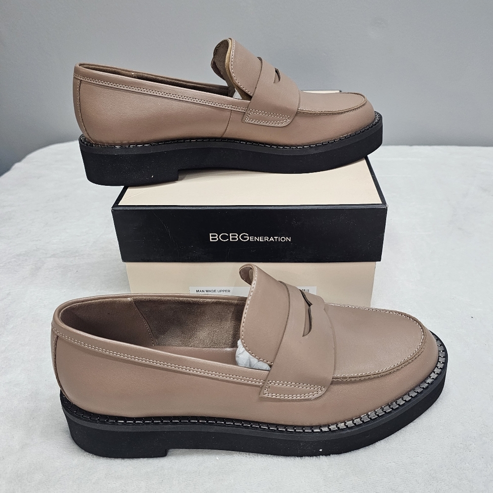 BCBGeneration Womens Tan Sabin Loafer with Black Sole Size 7.5 NEW - Picture 3 of 8